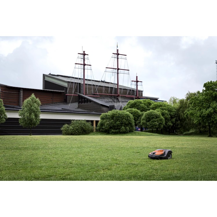 Husqvarna AUTOMOWER 550 EPOS robotická sekačka