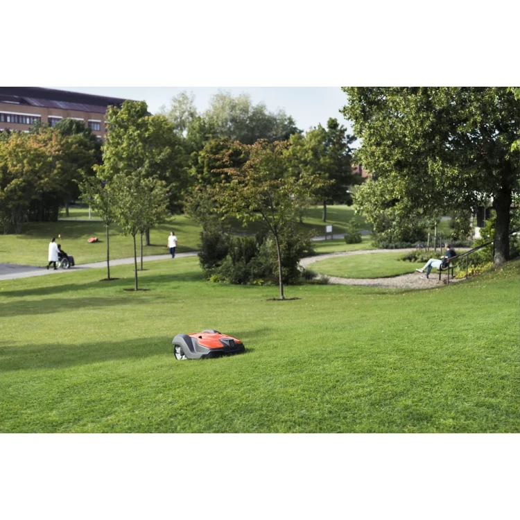 Husqvarna AUTOMOWER 550 robotická sekačka