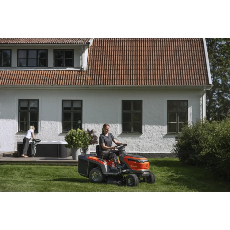 Husqvarna TC 100i akumulátorový traktor