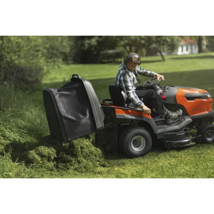 Husqvarna TC 220T zahradní traktor