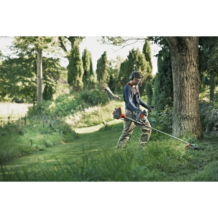 Husqvarna 122R vyžínač/křovinořez