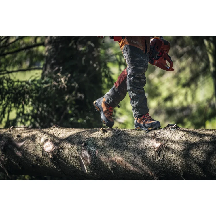 Husqvarna Technical protipořezová kožená obuv č.39