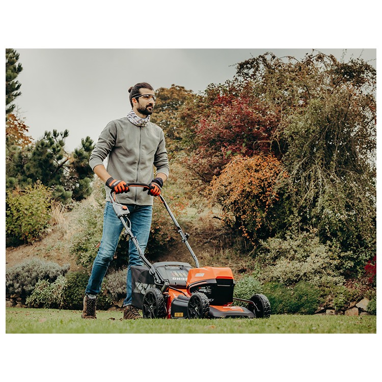 ECHO DLM-310/46P včetně 2ks baterie a nabíječky akumulátorová sekačka