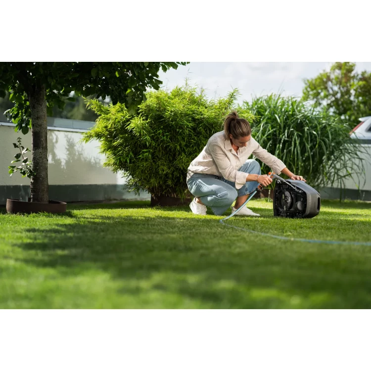 Husqvarna Aspire R4 robotická sekačka