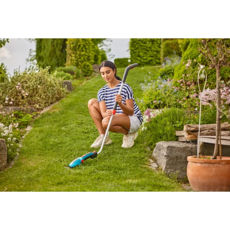 GARDENA ComfortCut Li včetně baterie a nabíječky Akumulátorové nůžky na trávu