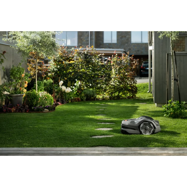 Husqvarna Automower® 305E NERA