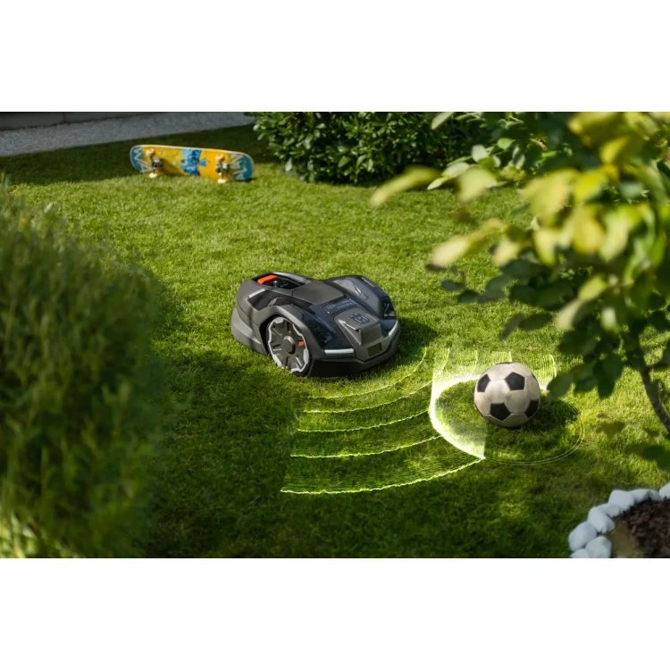 Husqvarna Automower® 405XE NERA robotická sekačka