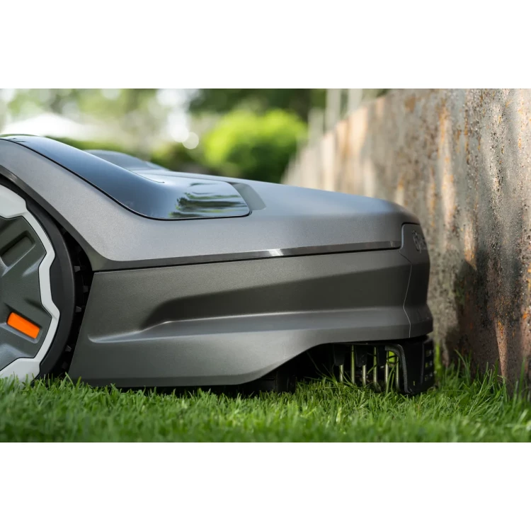 Husqvarna Automower® 405XE NERA robotická sekačka