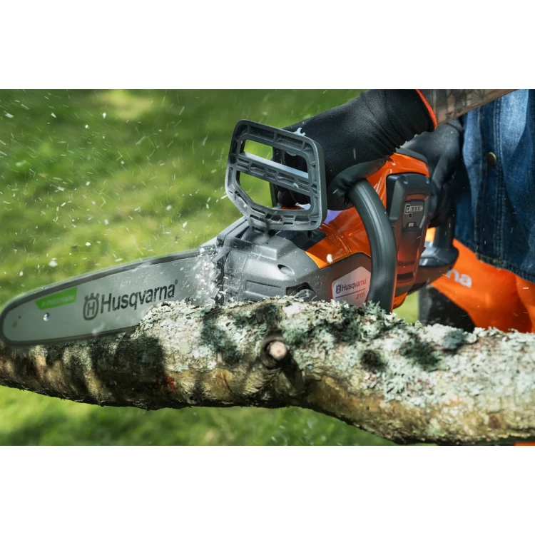 Husqvarna 215i bez baterie a nabíječky akumulátorová pila