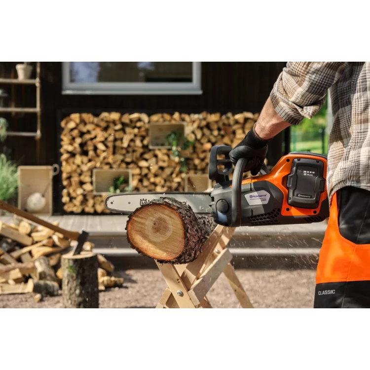 Husqvarna 242i akumulátorová pila