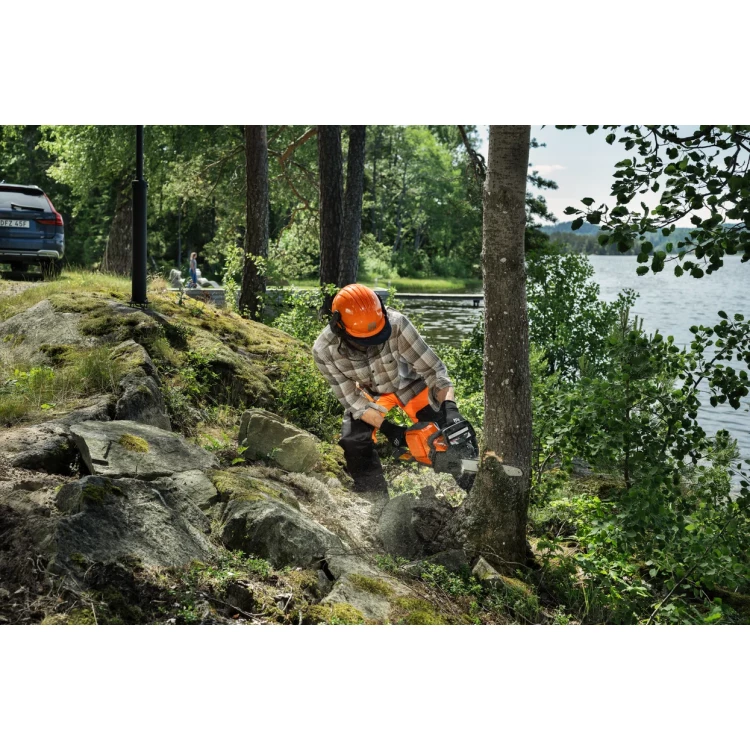 Husqvarna 242i akumulátorová pila