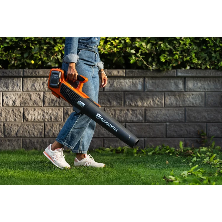 Husqvarna 122iB bez baterie a nabíječky akumulátorový foukač