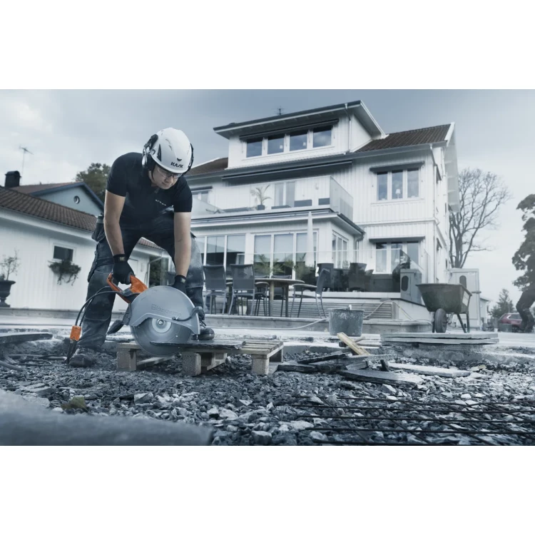Husqvarna K 4000 – elektrická rozbrušovací pila na beton a kámen