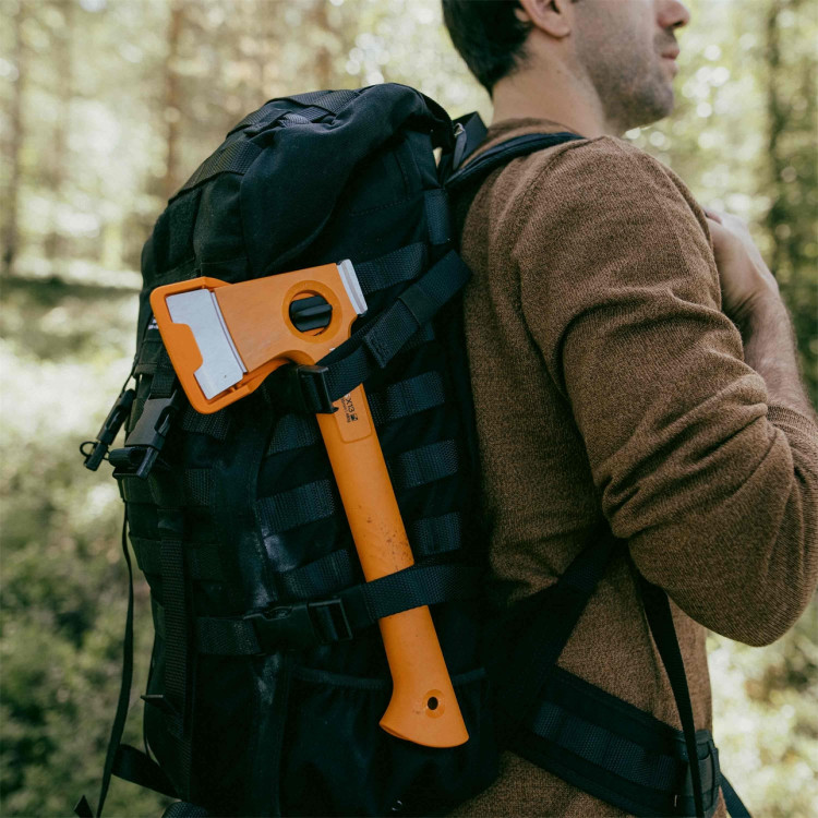 Fiskars ultralehká turistická sekera X-series™ X13 1069101