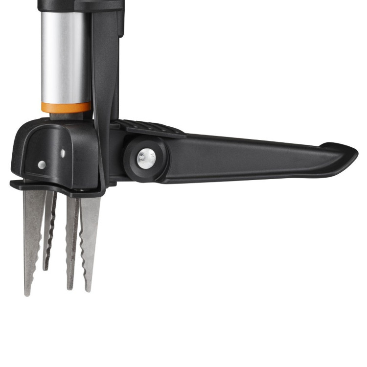 Fiskars X-series™ teleskopický vytrhávač plevele 1080510