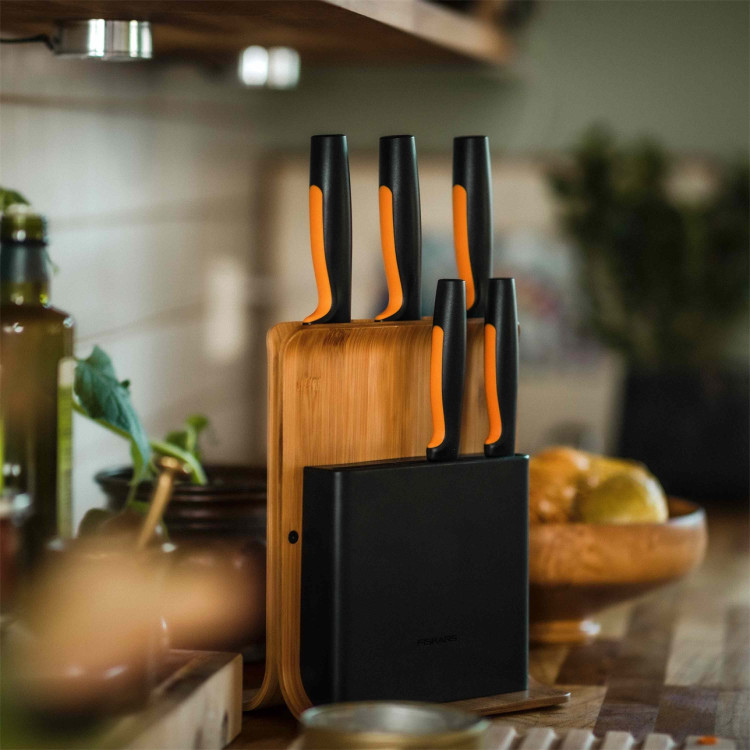 Fiskars Functional Form bambusový blok s 5 noži 1057552