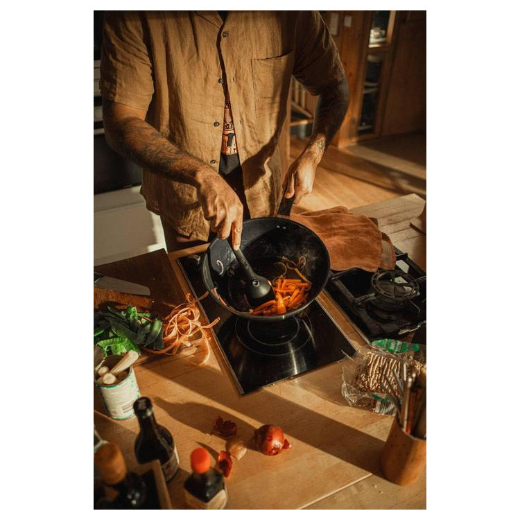 Fiskars Functional Form™ WOK pánev 28 cm 1072313