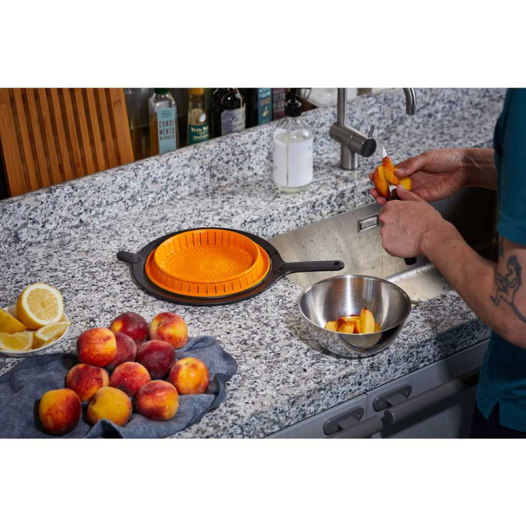 Fiskars Functional Form skládací cedník a pařák 26 cm 1027304