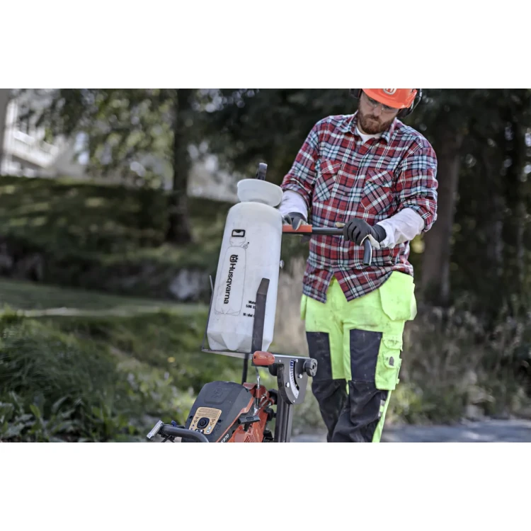 Husqvarna KV 970 / 1260 řezací vozík pro rozbrušovací pily K 970 a K 1270 s nádrží na vodu 5996098-01