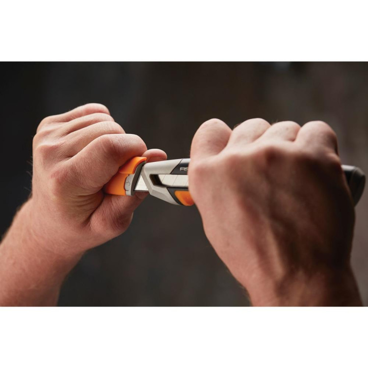 Fiskars Pro CarbonMax – odlamovací nůž 18 mm 1027227