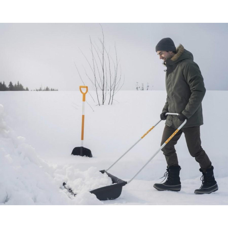 Fiskars SnowXpert shrnovač na sníh 1003470